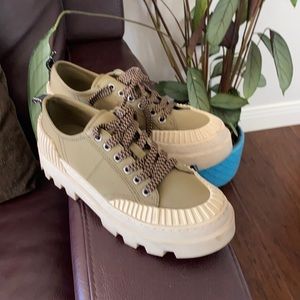 Stylish tennis shoes